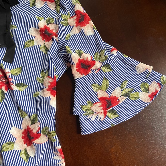 Monteau Maternity Shirt Blouse with tie back and flare sleeves - Like New! - Picture 3 of 5